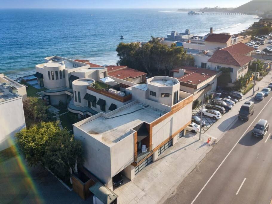 Malibu Sand Carbon Beach Suites Exterior photo