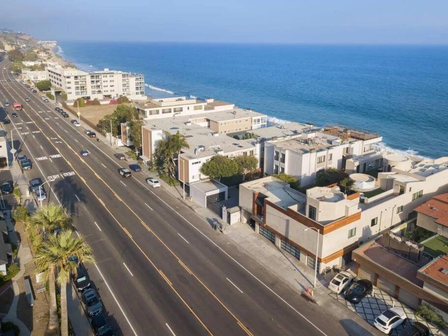 Malibu Sand Carbon Beach Suites Exterior photo