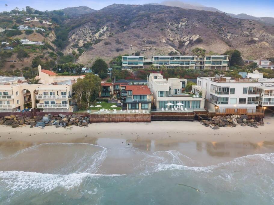 Malibu Sand Carbon Beach Suites Exterior photo