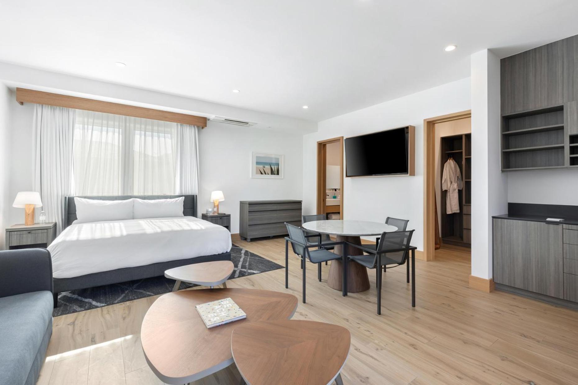 Malibu Sand Carbon Beach Suites Exterior photo