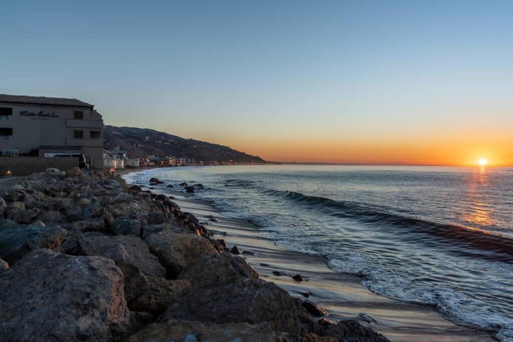 Malibu Sand Carbon Beach Suites Exterior photo